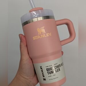 NEW STANLEY Water cup The Quencher H2.O Tumbler 20 oz Peach Rose 2026 Color
